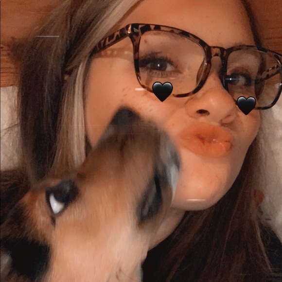 Meet your Posher, Taylor - Picture 4 of 4